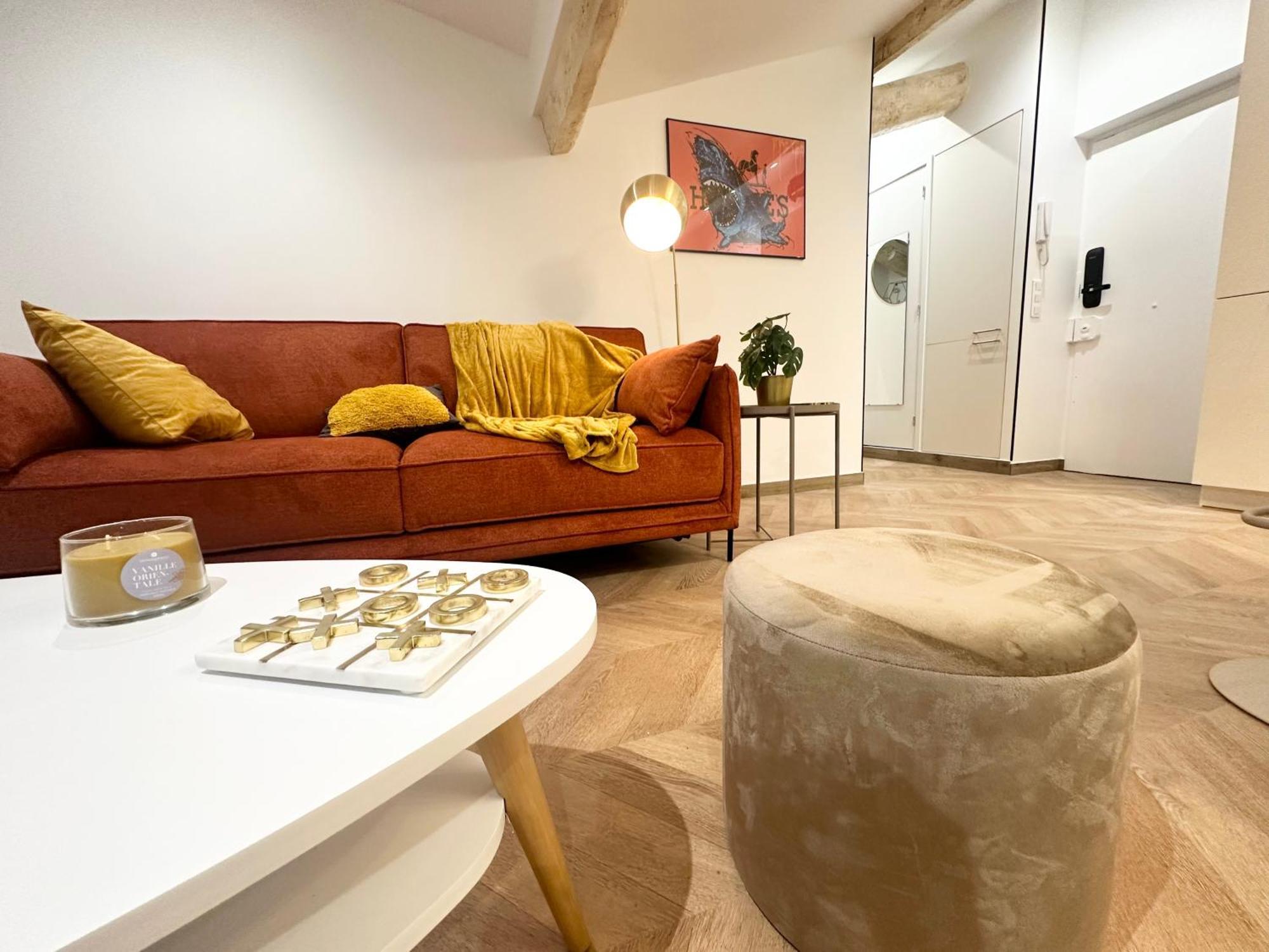 Elegant Mansarde-place Du Pin Appartamento Nizza